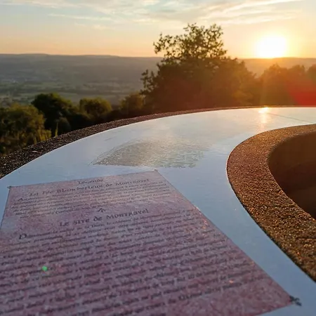 Caravane Vintage Insolite Avec Jacuzzi Au Calme * Sauvessanges