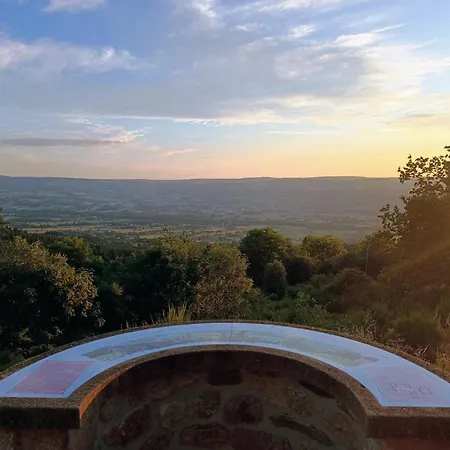 Caravane Vintage Insolite Avec Jacuzzi Au Calme Кемпинг Sauvessanges