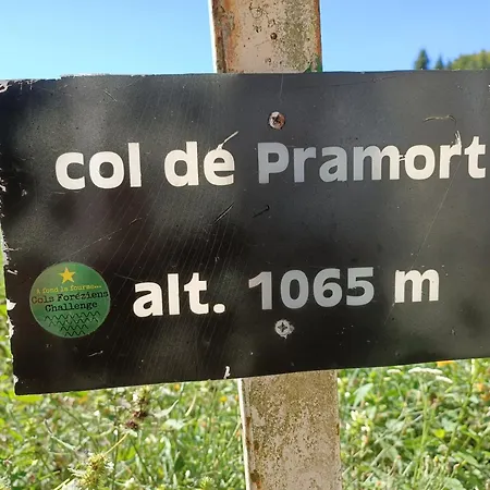 Caravane Vintage Insolite Avec Jacuzzi Au Calme Sauvessanges