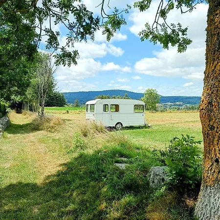 Caravane Vintage Insolite Avec Jacuzzi Au Calme Кемпинг *