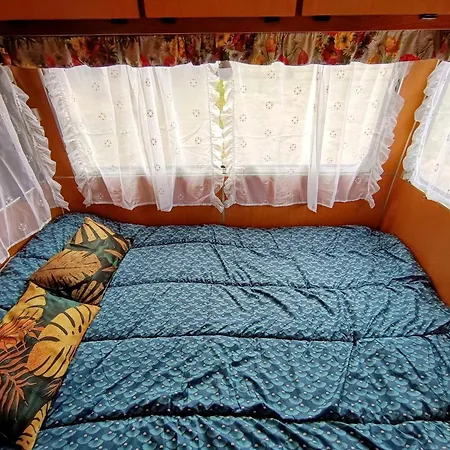 Kemping Caravane Vintage Insolite Avec Jacuzzi Au Calme Sauvessanges