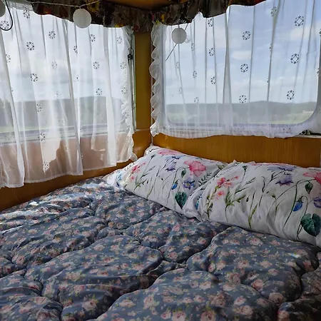 Caravane Vintage Insolite Avec Jacuzzi Au Calme Кемпинг *